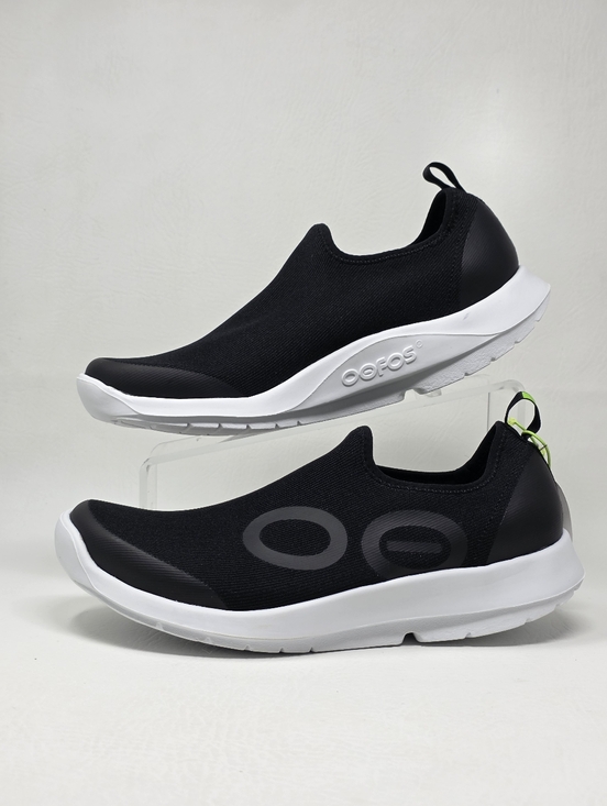 OOFOS OOMG Recovery Shoes In White Black Men\'s Size 9 US New